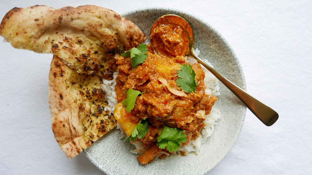 Vindaloo chicken indian spices curry spicy blend tangy vinegar