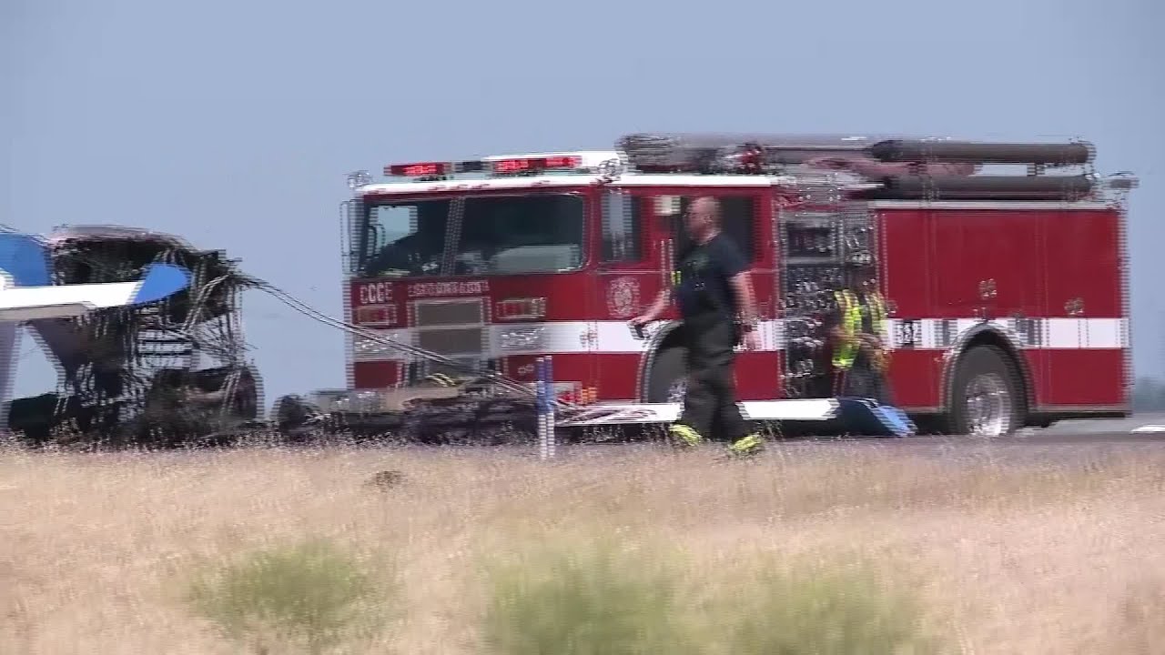Crash airport citation marion cj4 cessna collision 2 aviators safe after aircraft crashes near byron airport