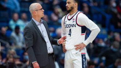 Favorite uconn joins 3 top seeds in womens final four