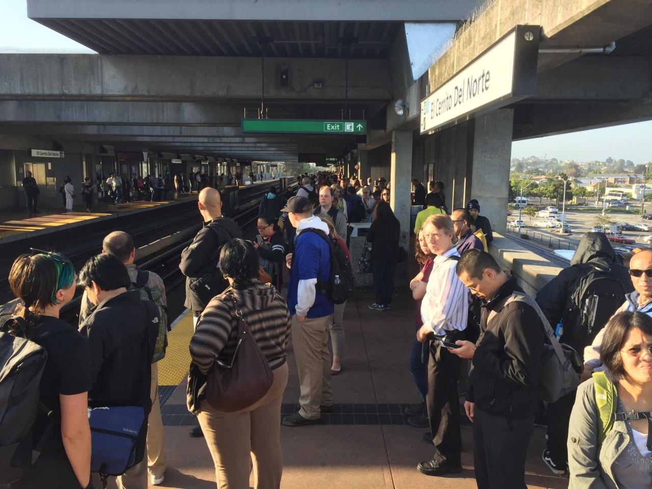 Slow delayed commute for bart riders after computer issues