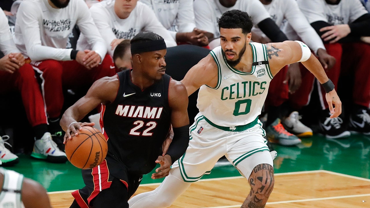 Jayson tatum scores 33 celtics hold heat to 34 shooting and roll to 103 85 win