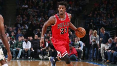 Jimmy butler chicago bulls upi pull shooting ot keeps win out los forward angeles staples randle scores julius lakers center